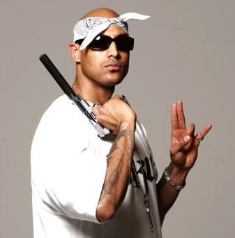 booba avec son  falnge 2 mtr